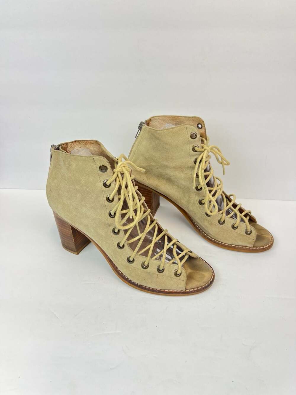 Jeffrey Campbell Cors Suede Lace-Up Peep-Toe Block Heel Ankle Boots Size 8.5